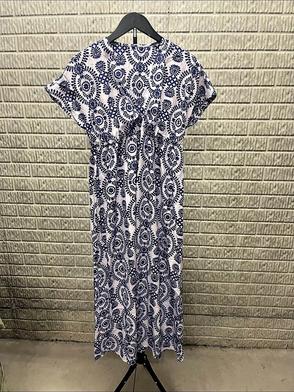 CUPSHE Floral Maxi Dress in Blue & White Size Medium NWT